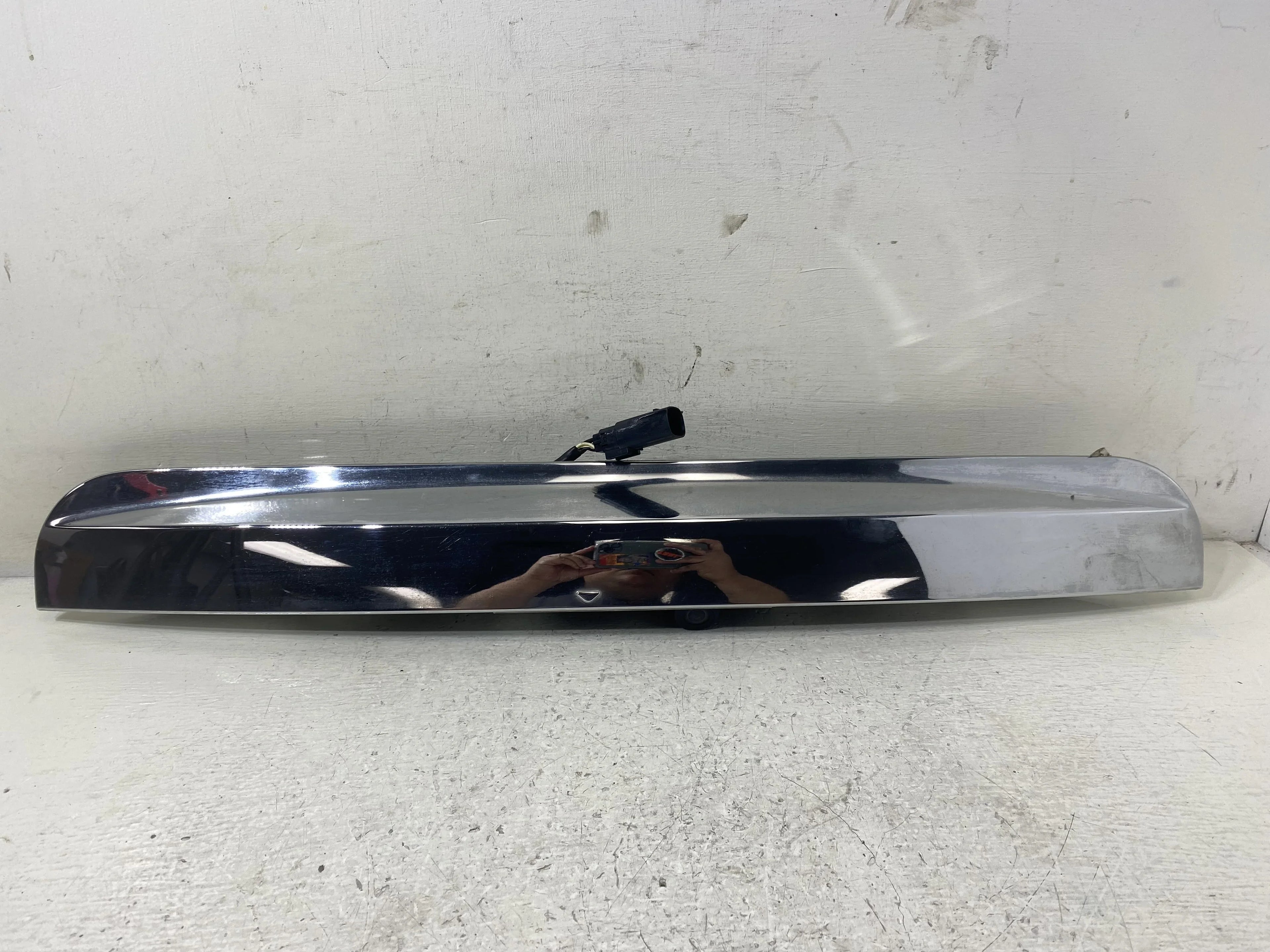 Pre-Owned 2011-2014 Ford Explorer License Housing Mount Rear View Camera   (Good)