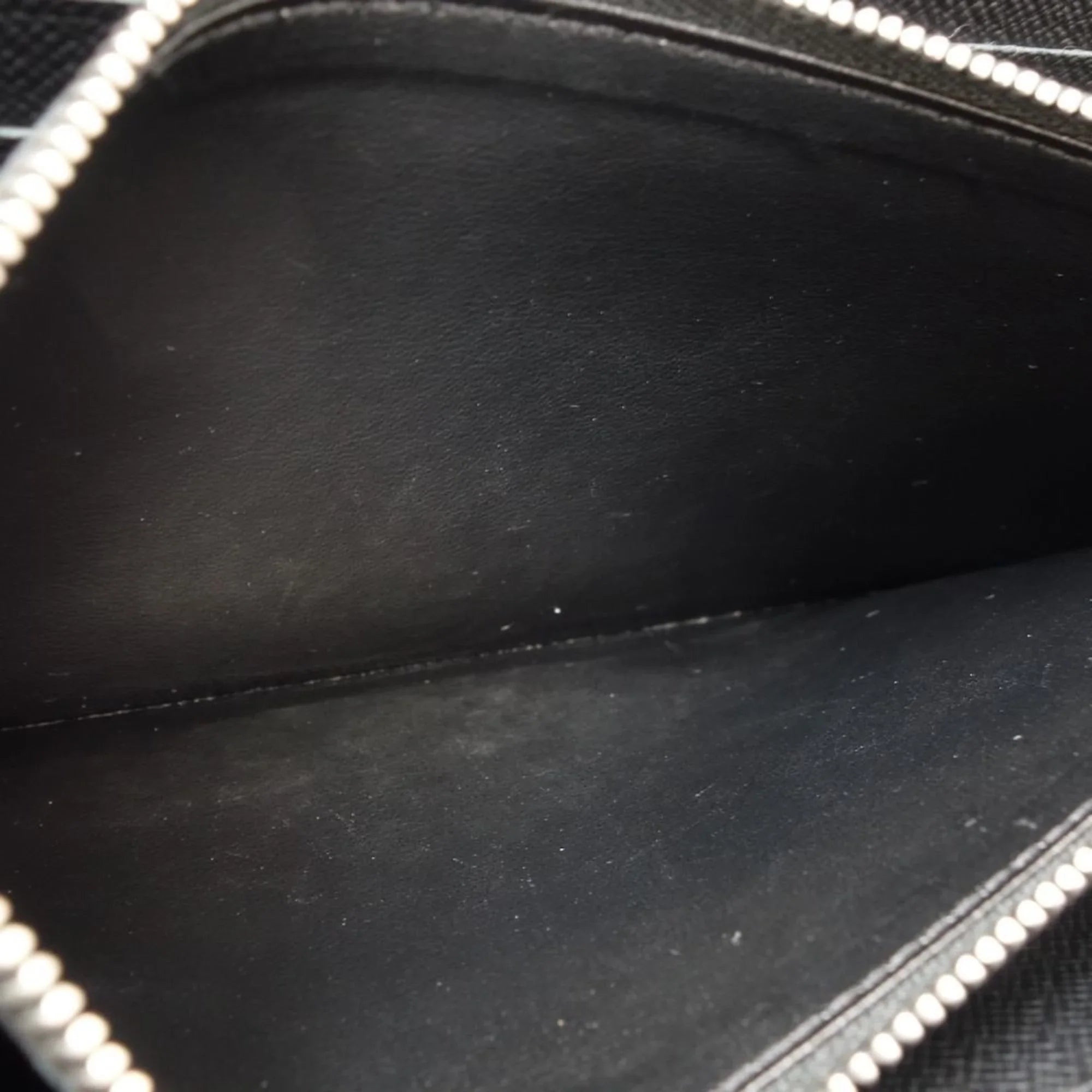 Pre-Owned Louis Vuitton Taiga   Zippy  M42097 Long Wallet Ardoise 083562 (Good)