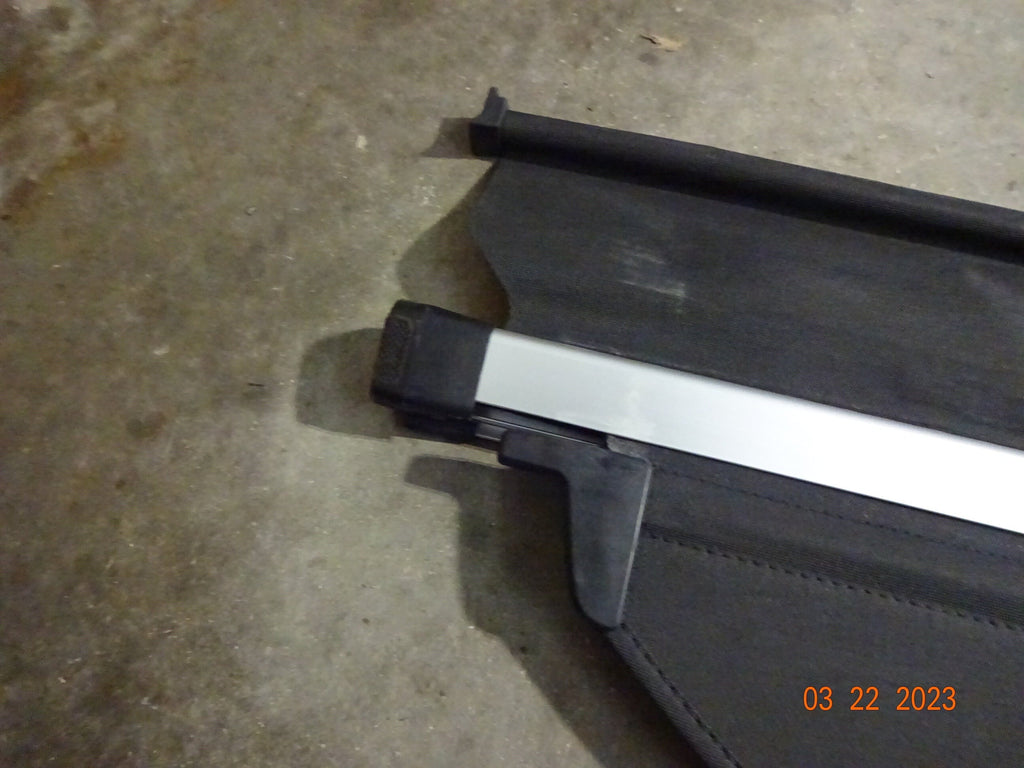 Pre-Owned 2014 Subaru Forester Rear Black Retractable Cargo Cover  (Good)