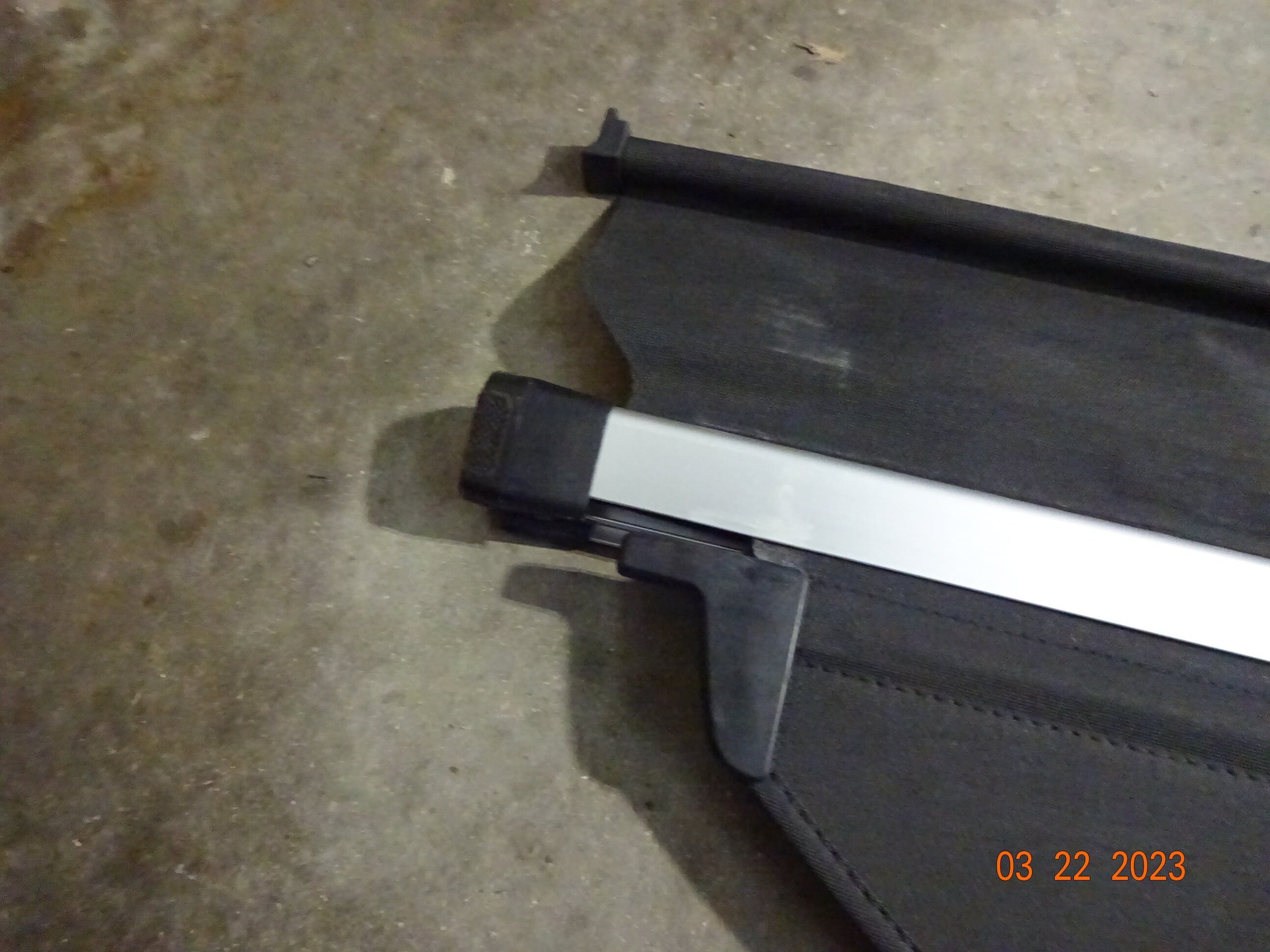 Pre-Owned 2014 Subaru Forester Rear Black Retractable Cargo Cover  (Good)