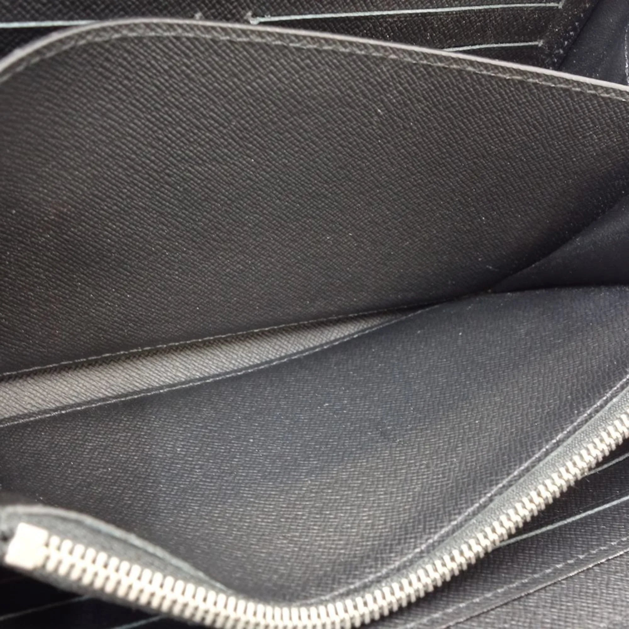 Pre-Owned Louis Vuitton Taiga   Zippy  M42097 Long Wallet Ardoise 083562 (Good)