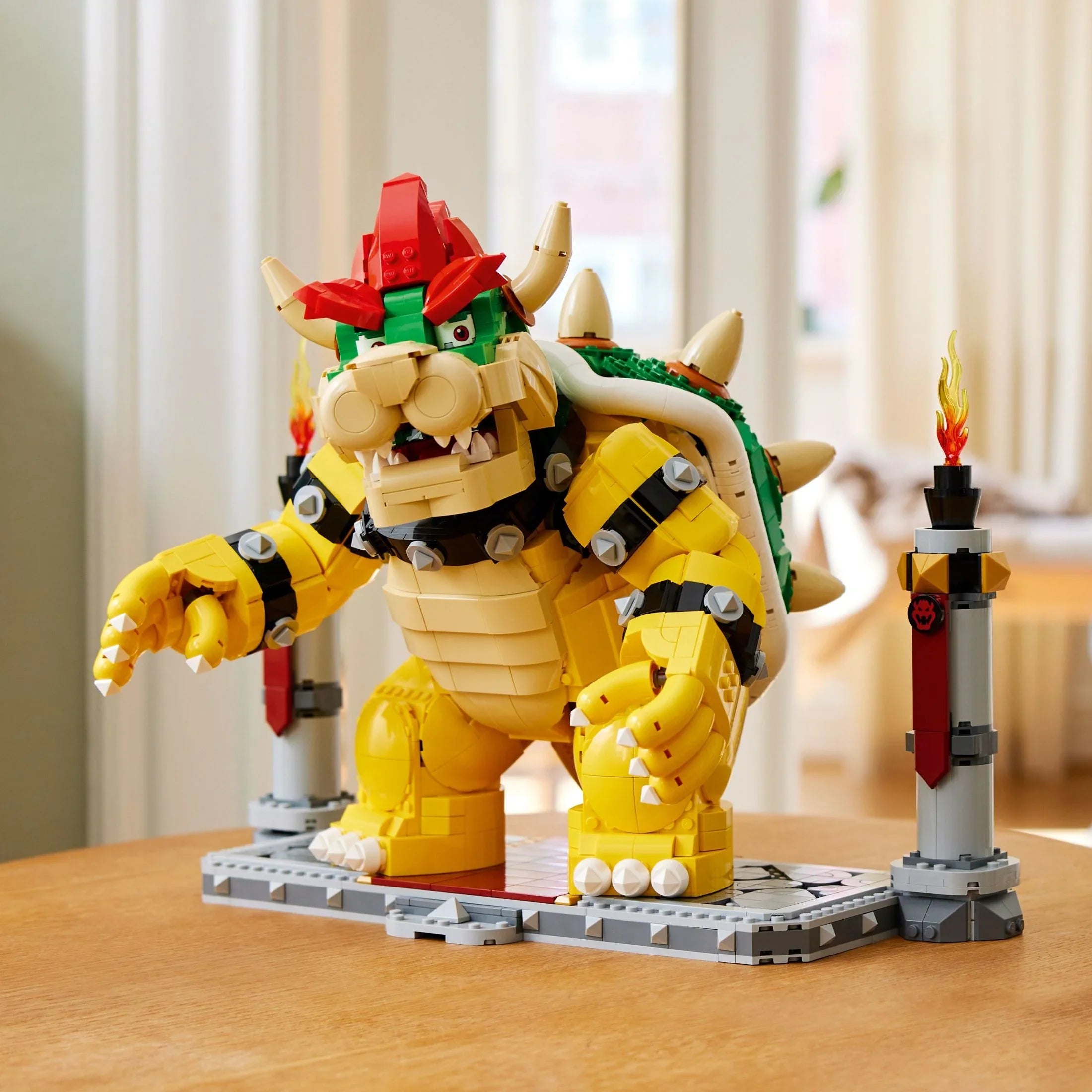 Super Mario The Mighty Bowser, 3D Build and Display Kit, Collectible Posable Character Figure with Battle Platform, Video Game Toy Idea for Fans of Super Mario Bros, 71411