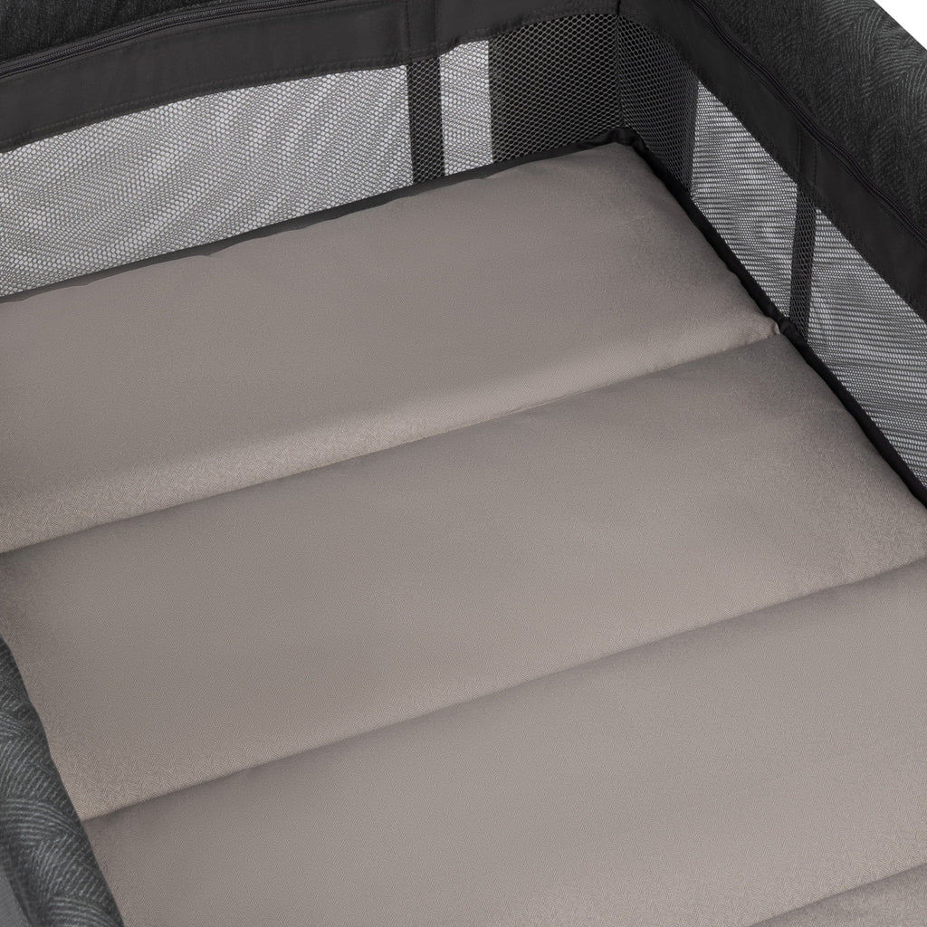 Monbebe Play Yard with Full Size Rocking Bassinet, Castle Point