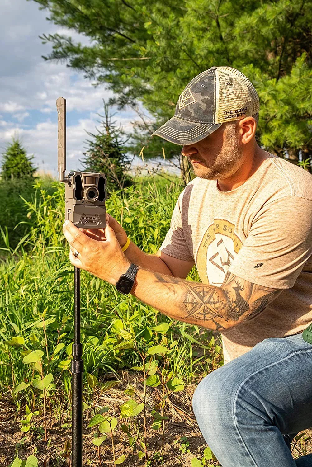 Reveal X  Cellular Trail Camera, Verizon and &T,  Glow, Integrated  Tracking, Built in  Screen,  Photo and  Video X- + Solar Panel