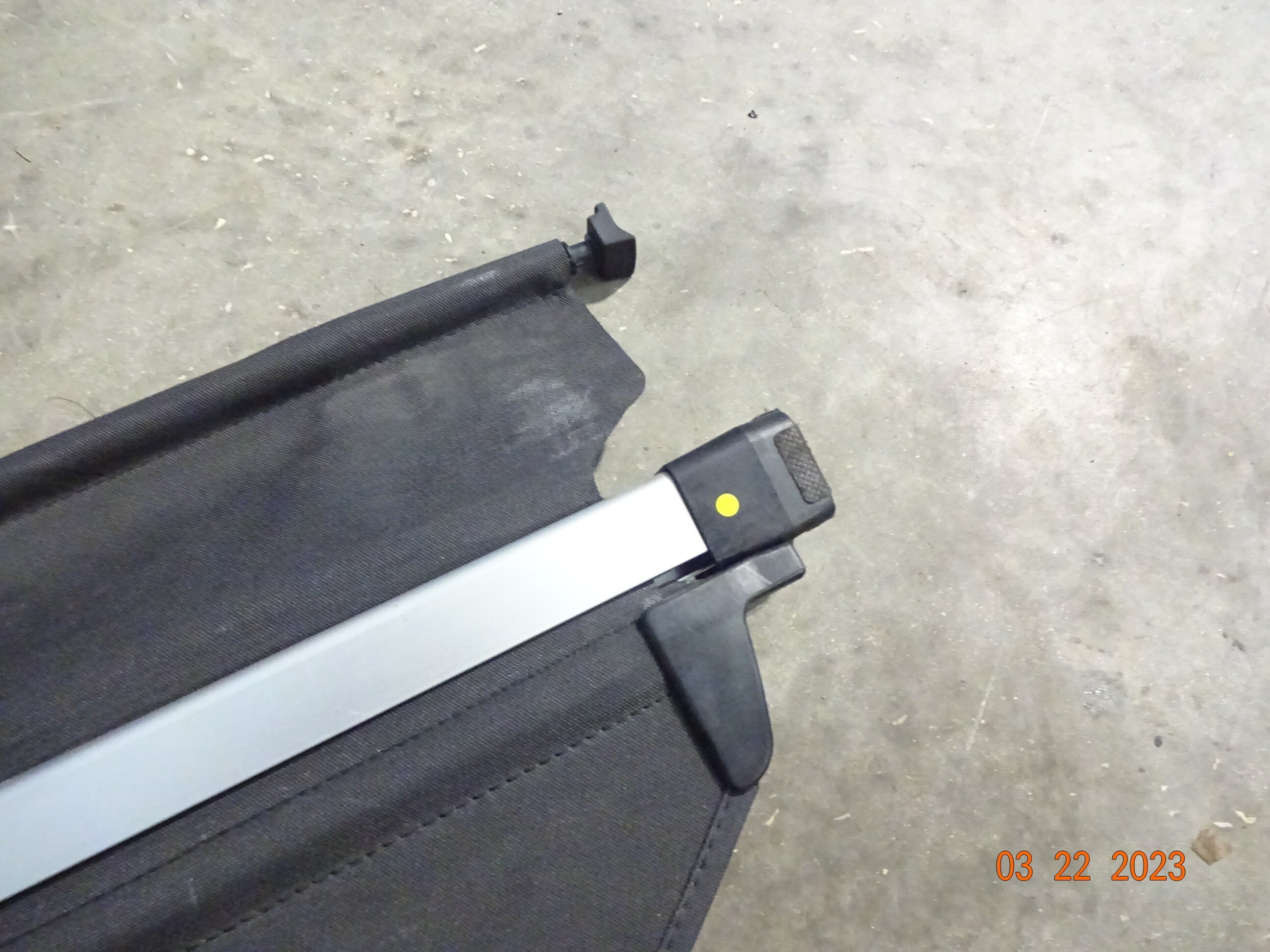 Pre-Owned 2014 Subaru Forester Rear Black Retractable Cargo Cover  (Good)