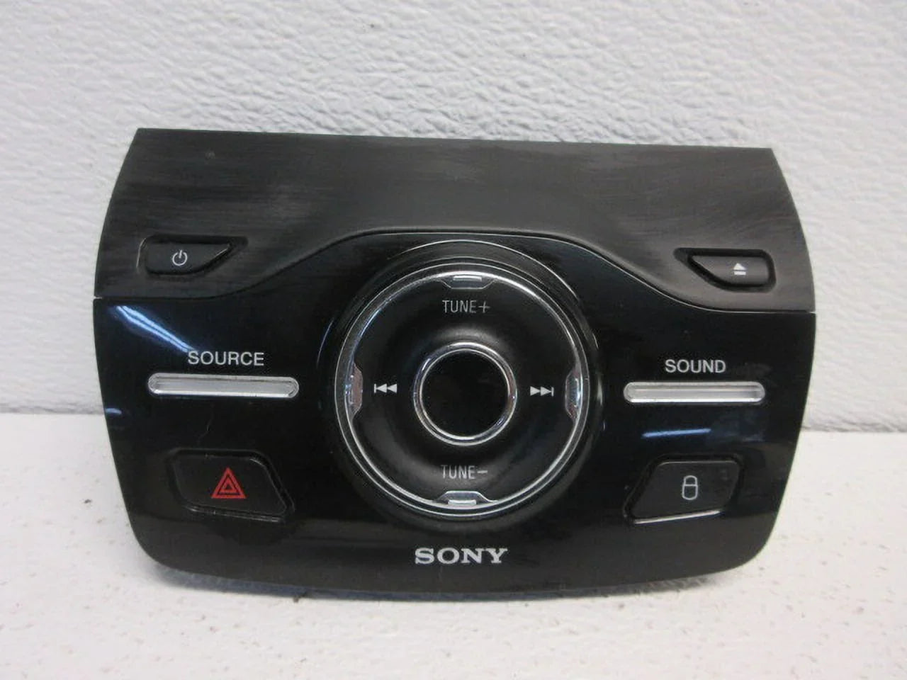 Pre-Owned 2013-2016 Ford Escape C-Max Sony Radio Control Panel   (Good)